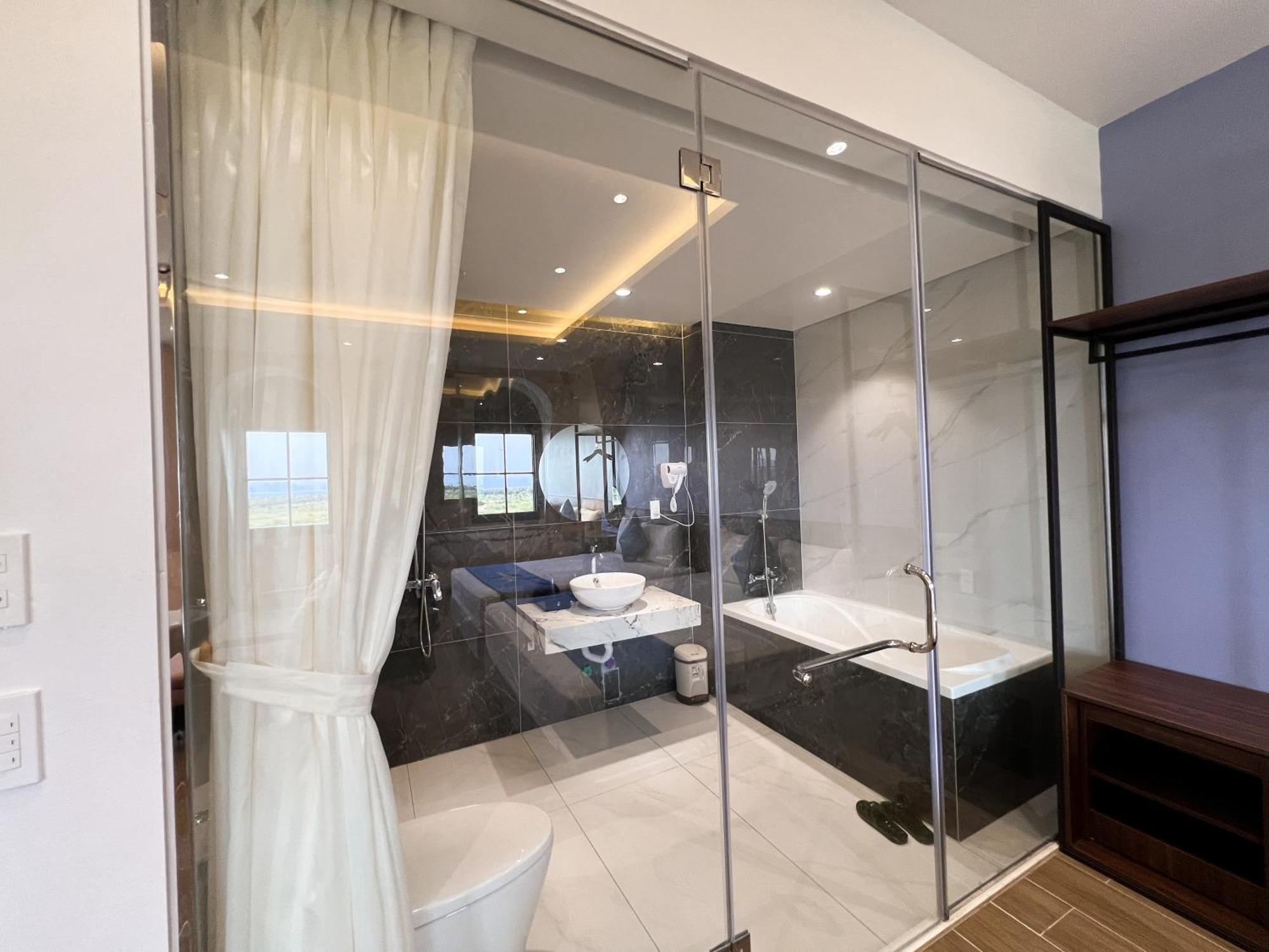 Elysinam Boutique Hotel Hạ Long Phòng bức ảnh