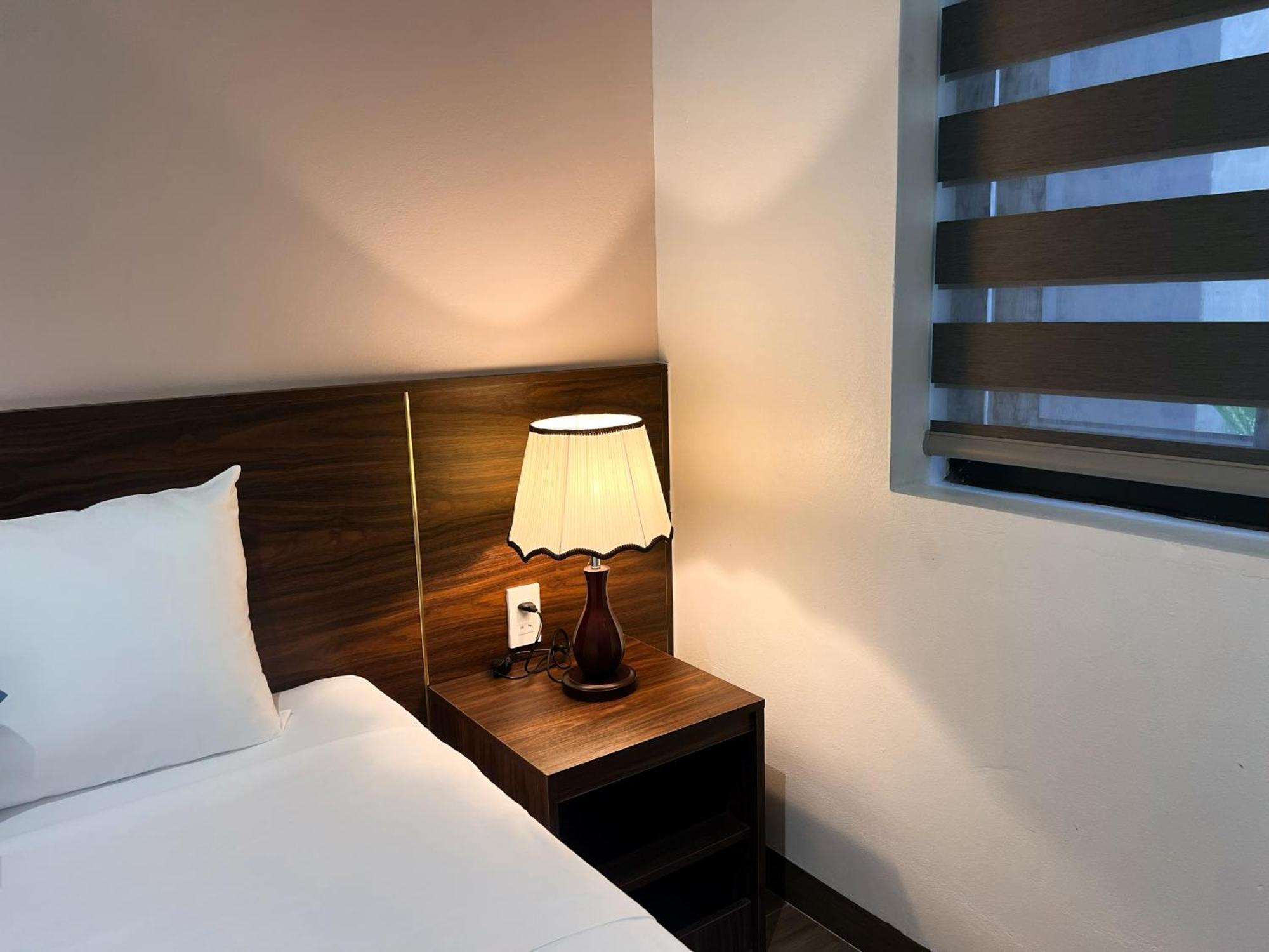 Elysinam Boutique Hotel Hạ Long Phòng bức ảnh